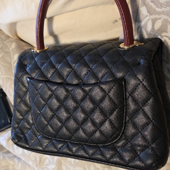 CHANEL Black and Gold Quilted Designer Bag Brand New With Card - Picture 11 of 16